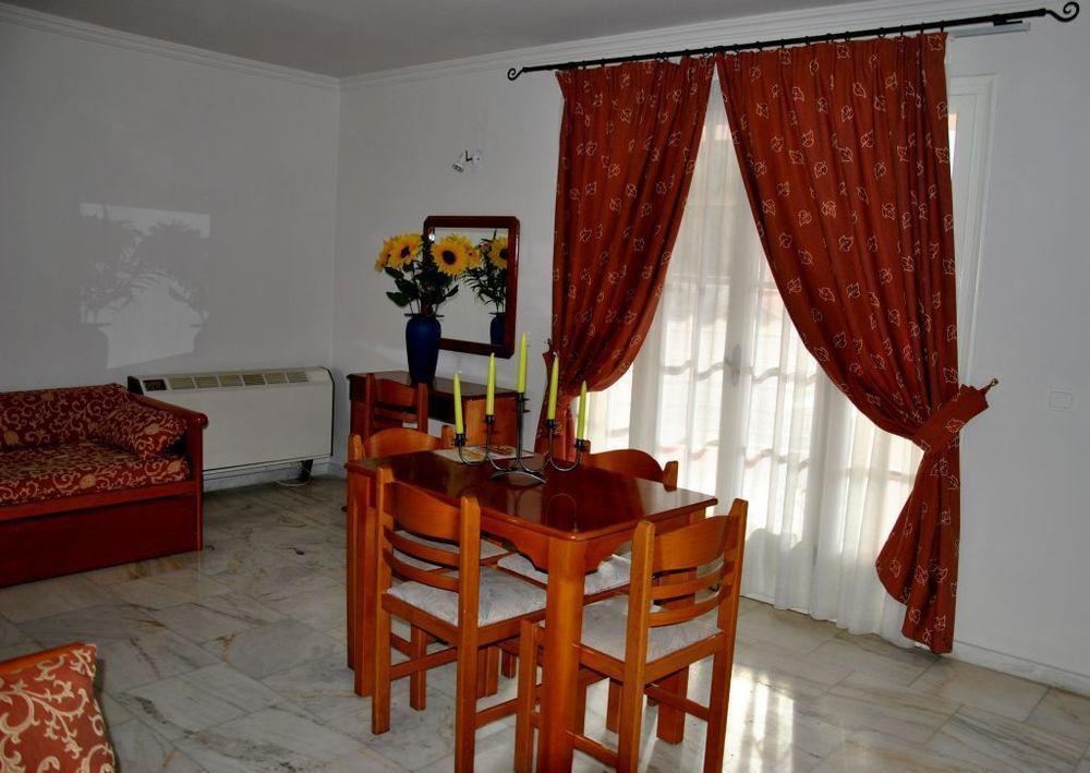Odysseus Palace Poros  Eksteriør billede