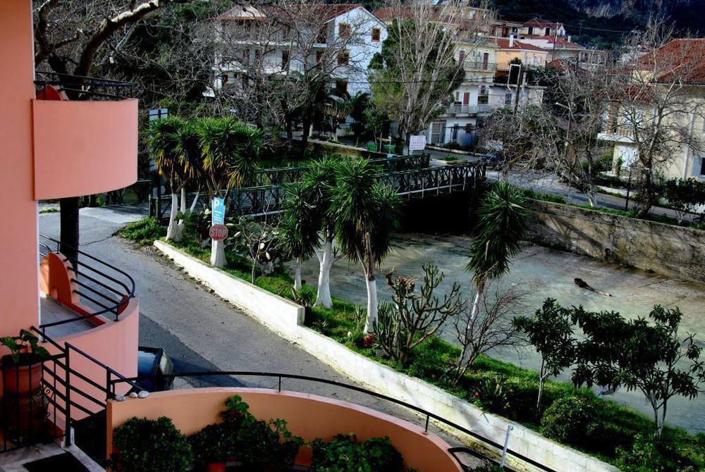Odysseus Palace Poros  Eksteriør billede